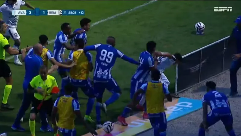 Vitória turbulenta do Avaí segura o Remo e mantém o Criciúma sonhando com o acesso
