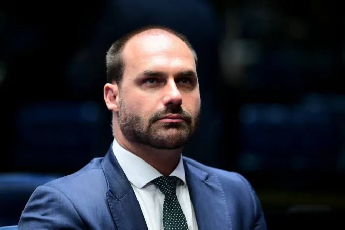 Por unanimidade, STF torna Eduardo Bolsonaro réu por coação