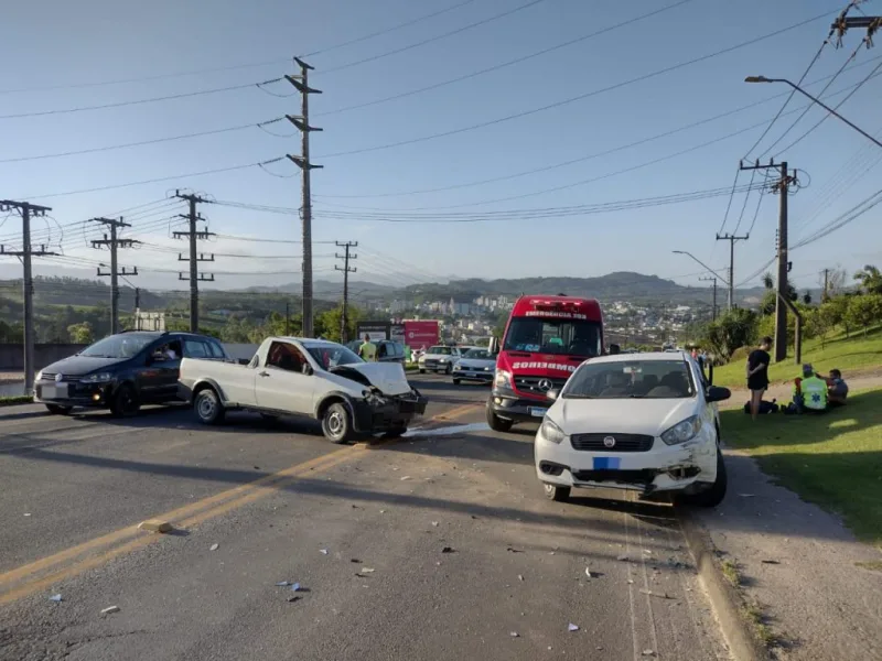 Colisão entre dois carros causa lentidão na SC-108 em Orleans