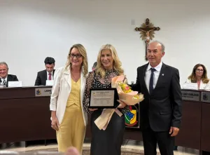 Luciane Bisognin Ceretta, Secretária de Estado da Educação, recebe o título de Cidadã Honorária de Turvo