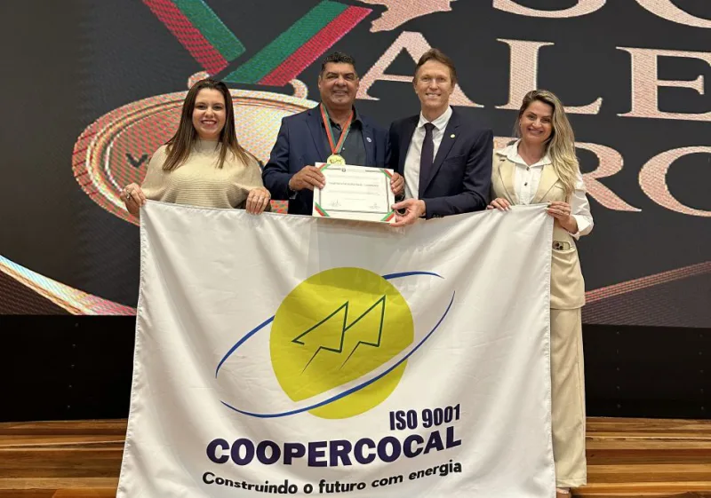 Coopercocal é homenageada na Alesc e recebe o prêmio “SC Vale Ouro”