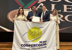 Coopercocal é homenageada na Alesc e recebe o prêmio “SC Vale Ouro”