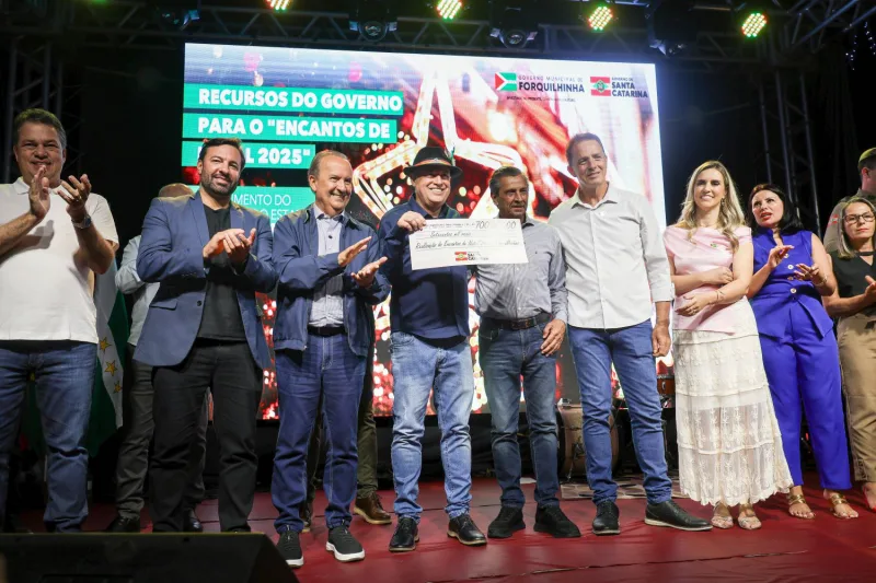 Governador participa de inaugurações em Forquilhinha e da abertura do evento Encantos de Natal