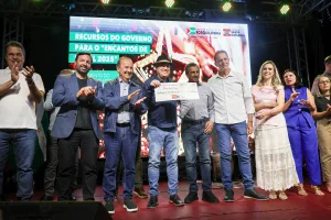 Governador participa de inaugurações em Forquilhinha e da abertura do evento Encantos de Natal