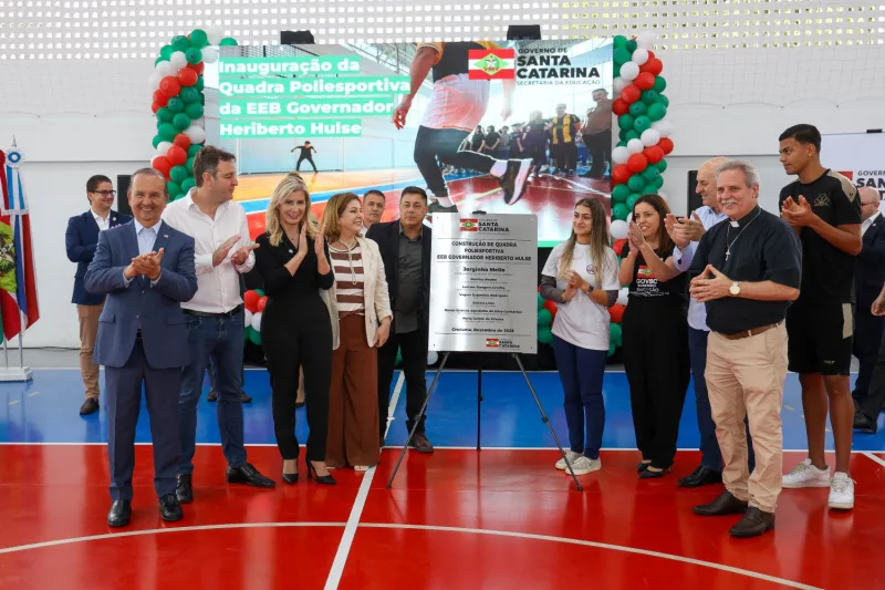 Governo de SC inaugura quadra da EEB Gov. Heriberto Hulse e dá mais um passo para que 100% das escolas tenham ginásios cobertos