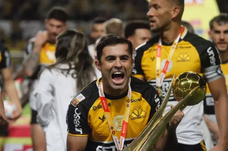 Criciúma deve apresentar Éder como novo homem do futebol nesta quarta (03/12)