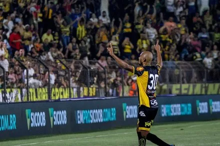 Tigre acerta a contratação do atacante Waguininho