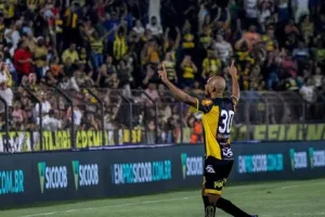 Tigre acerta a contratação do atacante Waguininho