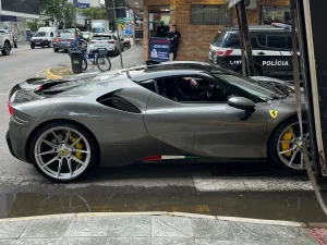 Polícia Civil cumpre mandado em apoio à PC de São Paulo e apreende Ferrari avaliada em mais de R$5 milhões em Itapema