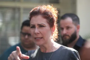 Presa na Itália, Zambelli segue com gabinete ativo e R$ 547 mil em gastos públicos