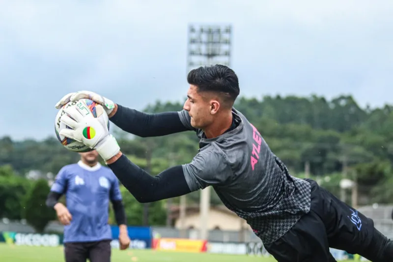 Barra contrata goleiro do Caravaggio que foi destaque do Catarinense 2025