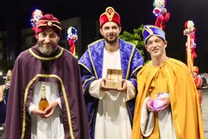 Natal do Centenário: Desfiles temáticos levam magia e encanto aos bairros de Criciúma