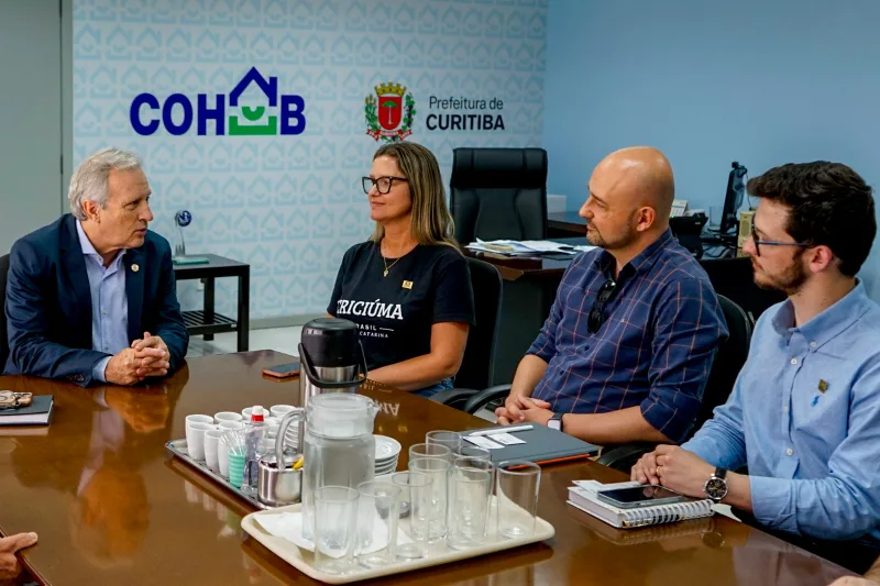 Comitiva de Criciúma busca referências em Curitiba e conhece políticas habitacionais da capital paranaense