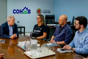 Comitiva de Criciúma busca referências em Curitiba e conhece políticas habitacionais da capital paranaense