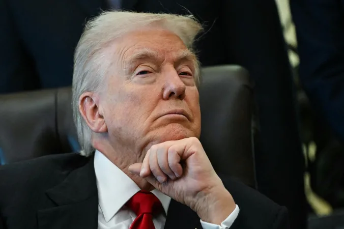 Trump processa BBC em US$ 10 bilhões por difamação