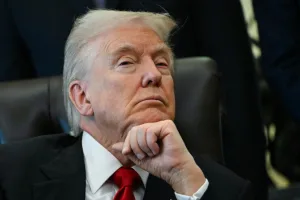 Trump processa BBC em US$ 10 bilhões por difamação