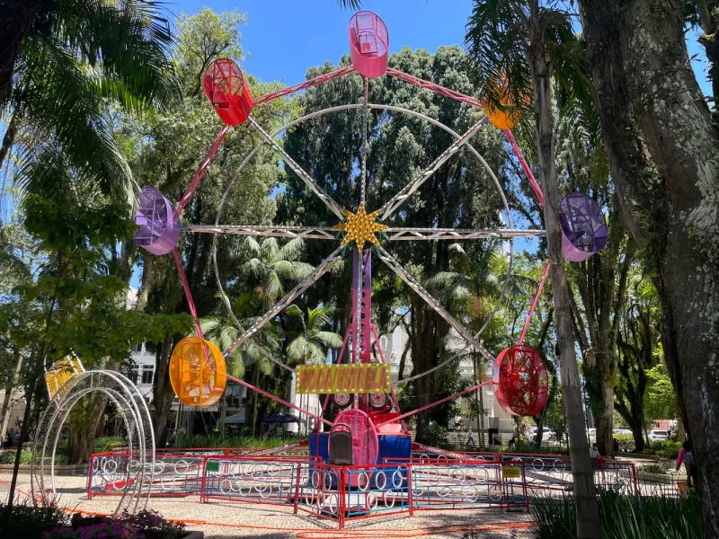 Centro de Criciúma tem brinquedos gratuitos durante o Natal