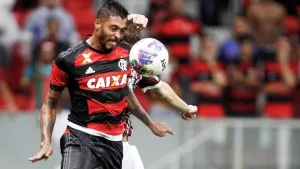César Martins é o novo zagueiro do Tigre