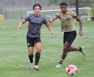 Coletivo com o Sub-20 no último treino de 2025
