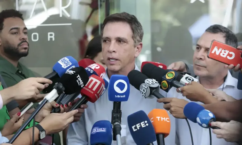 Médico de Bolsonaro confirma traumatismo craniano