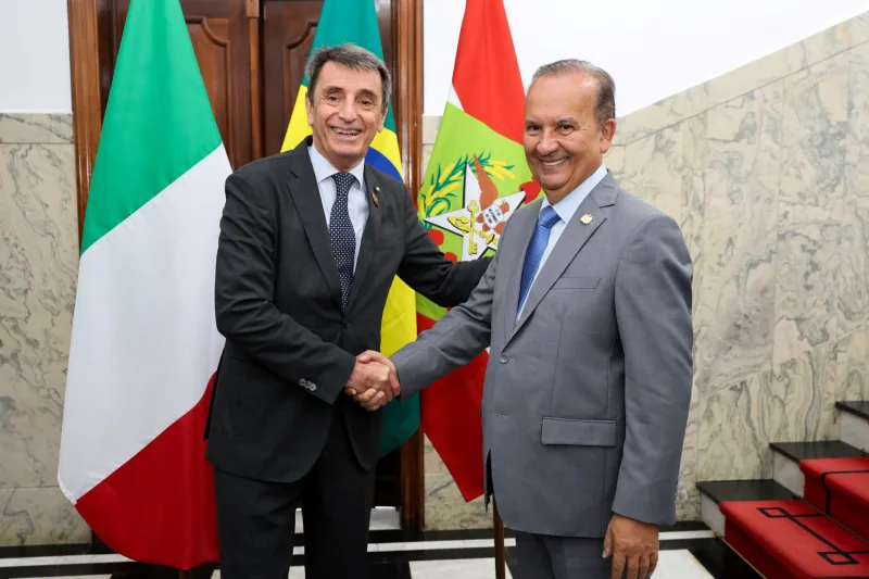 Governador Jorginho Mello recebe embaixador da Itália para oficializar escritório consular em Florianópolis