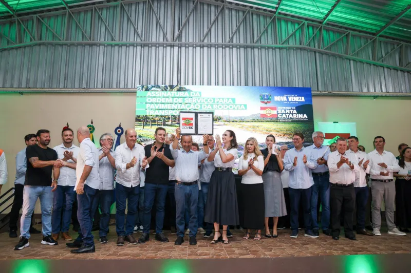 Em Nova Veneza, governador assina ordem de serviço para pavimentação da Rodovia Transpolenteira