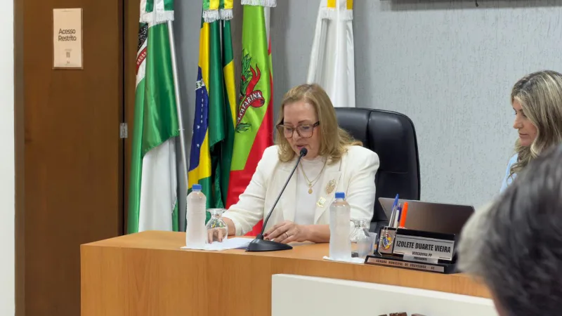 Na Câmara, Stela faz balanço do governo e reforça importância da harmonia institucional em Urussanga