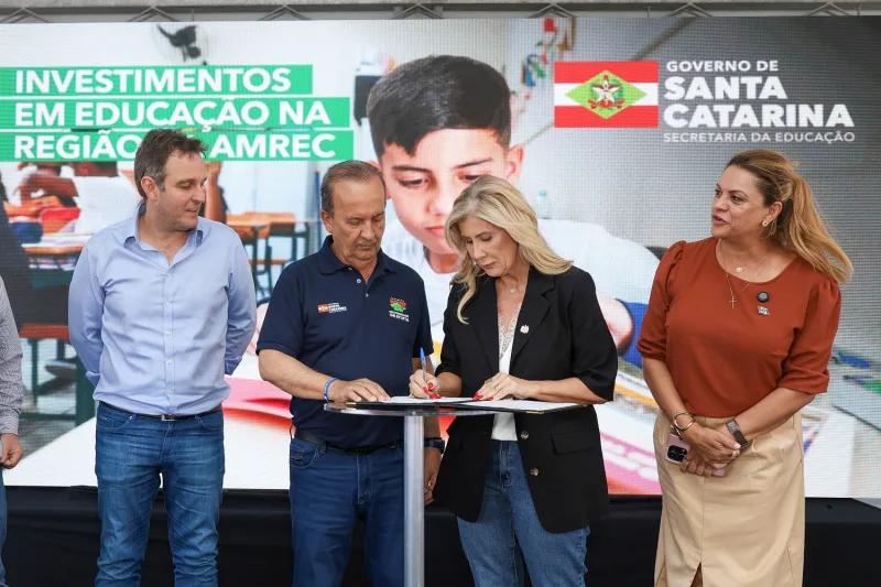Governador entrega triplicação da SC-445, em Içara, e anuncia R$ 14,6 milhões para reforma de escolas da região
