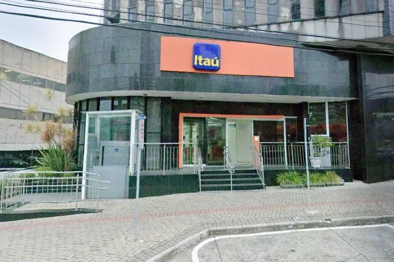 Itaú anuncia fechamento de agência em Criciúma e gera manifestação sindical