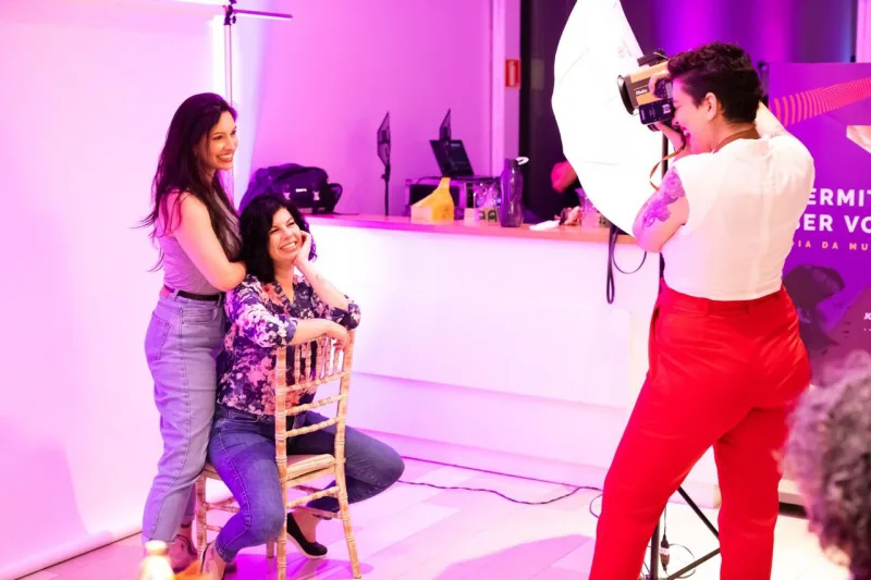 Dia Internacional da Mulher: Shopping Della oferece ensaio fotográfico profissional gratuito para mulheres