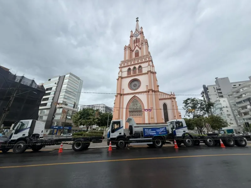 Prefeitura de Orleans conquista três novos caminhões para a infraestrutura e obras