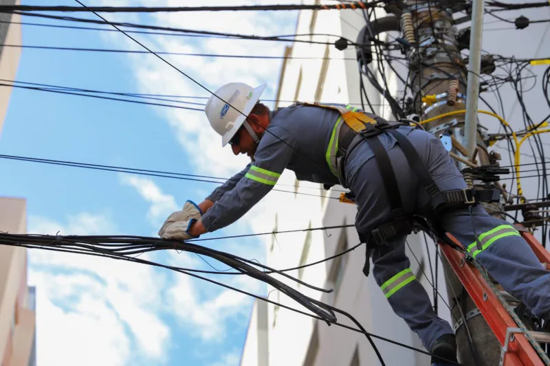 Operação Limpa Fios: segunda fase recolhe mais de 200 quilos de cabos