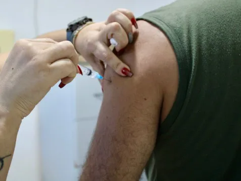 Criciúma aplica mais de 5 mil doses da vacina da gripe durante Dia D