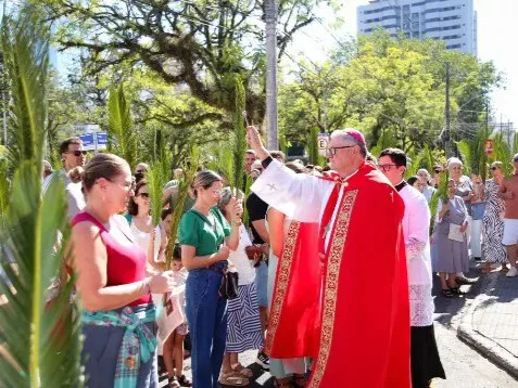 Domingo de Ramos reúne fiéis e abre programação da Semana Santa em Criciúma