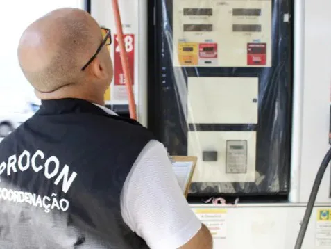 Procon de Criciúma autua postos de combustíveis por valor abusivo do óleo diesel