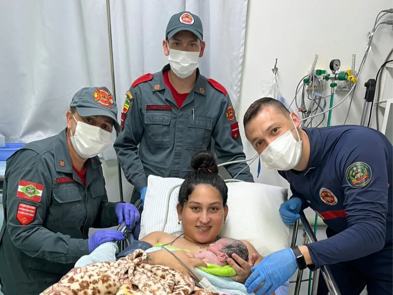 Bombeiros militares de SC atenderam 268 ocorrências obstétricas e auxiliaram 111 partos entre janeiro e março de 2026