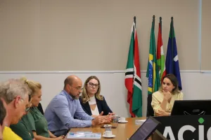 Acic recebe especialistas e apoia campanha Março Azul de prevenção ao câncer colorretal