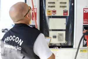 Procon de Criciúma autua postos de combustíveis por valor abusivo do óleo diesel