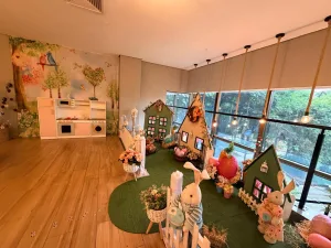 Caça aos ovos transforma Shopping Della em cenário de aventura na Páscoa