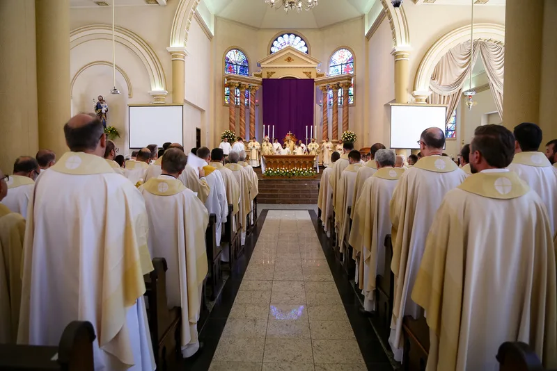 Unidade, fé e missão marcam a Missa do Crisma na Diocese de Criciúma