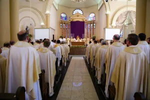 Unidade, fé e missão marcam a Missa do Crisma na Diocese de Criciúma