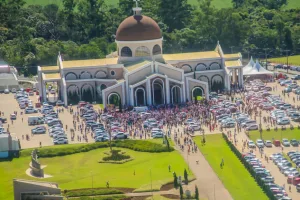 Festa da Misericórdia reúne fiéis e mobiliza a região com intensa programação