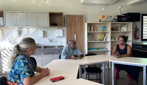 Câmara avalia estrutura de escola no bairro Laranjinha e aponta necessidade de ampliação