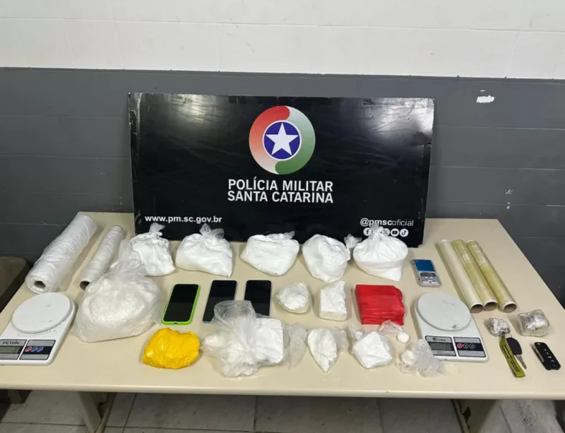Polícia Militar apreende mais de 8 kg de cocaína em Criciúma