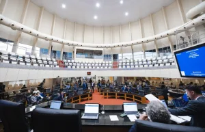 Parlamentares discutem falhas no protocolo de acolhimento às gestantes e avanços em infraestrutura