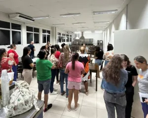 Capacitação em gastronomia incentiva autonomia financeira a famílias dos CRAS de Criciúma