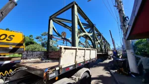 Ponte Dei Morosi é retirada antes do previsto e revitalização avança em Nova Veneza