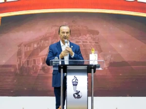 Governador prestigia abertura do 41º Congresso dos Gideões e enaltece força da fé que atrai centenas de milhares de pessoas para SC