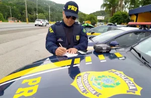 PRF divulga balanço do feriado com três mortes e mais de 100 feridos nas rodovias de Santa Catarina