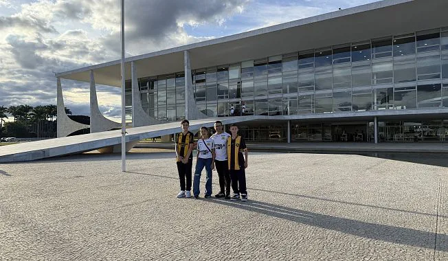 Vereadores mirins de Criciúma iniciam agenda em Brasília